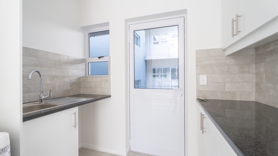 To Let 2 Bedroom Property for Rent in Honeydew Country Estate Western Cape